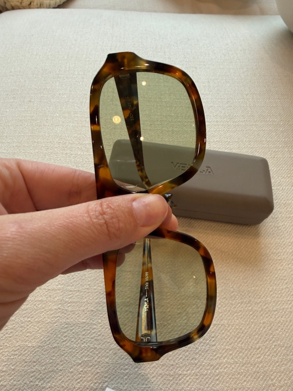 VEHLA Tortoiseshell Sunglasses with Green Lenses - Picture 3 of 4